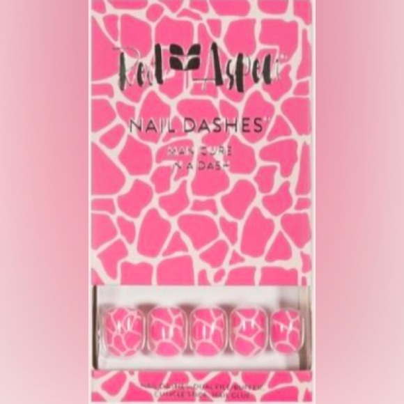 Red Aspen Pink  giraffe  Nail Dashes - Picture 1 of 2